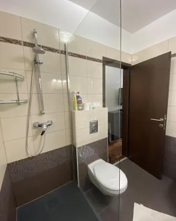 B-home * Zamárdi
